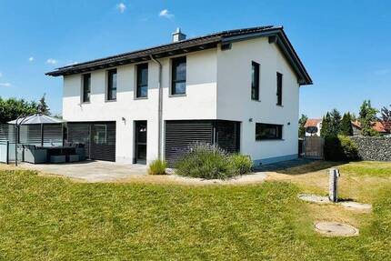 MODERN - GERÄUMIG - HOCHWERTIG Einfamilienhaus mit großem Garten in Germaringen