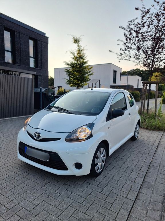 Aygo (X)