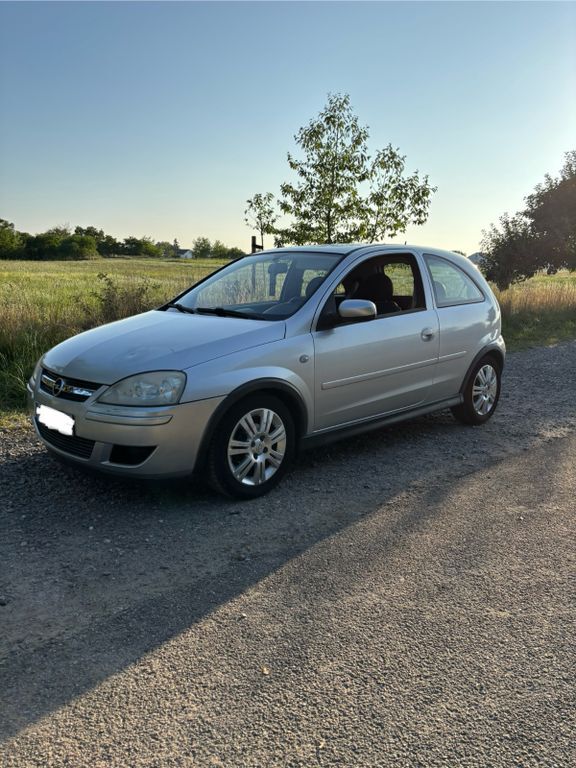 Opel Corsa 131.000 km 2.400 € Karlsdorf 76689