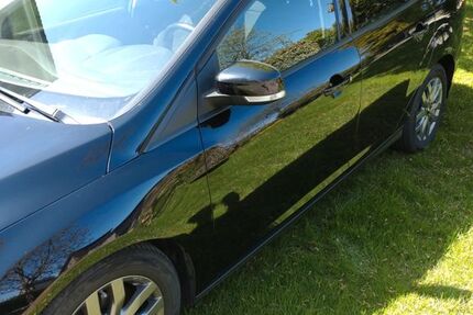 Ford Focus 191.000 km 7.300 &euro; bühren 49685