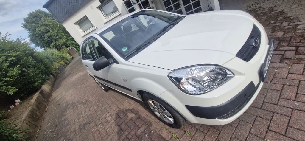Kia Rio 165.000 km 1.800 &euro; Attendorn 57439