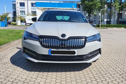 Skoda Superb 73.500 km 28.490 &euro; Berlin 12524
