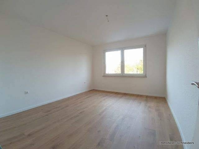 Etagenwohnung Duisburg Untermeiderich - 2 Zimmer, 61 m&sup2;, 500&euro; | Angebot:26815953