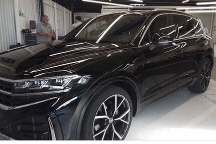 VW Touareg 19.900 km 74.940 € Bünde 32257