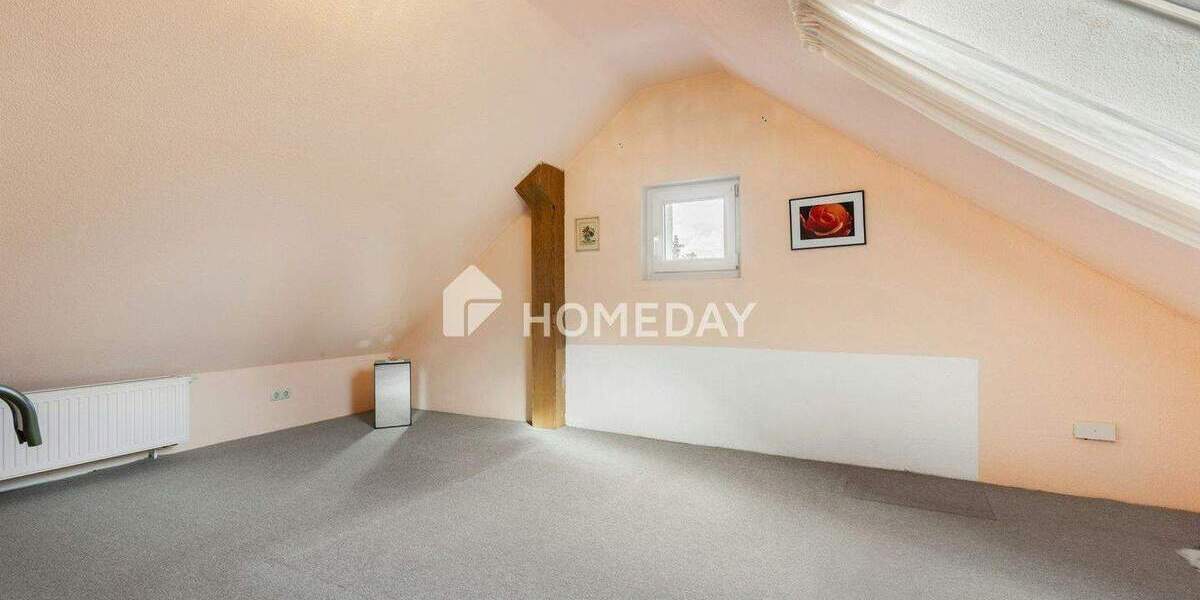 Ruhig gelegenes Reihenendhaus mit 3 Zimmern, Garage und viel Potenzial 3 zimmer