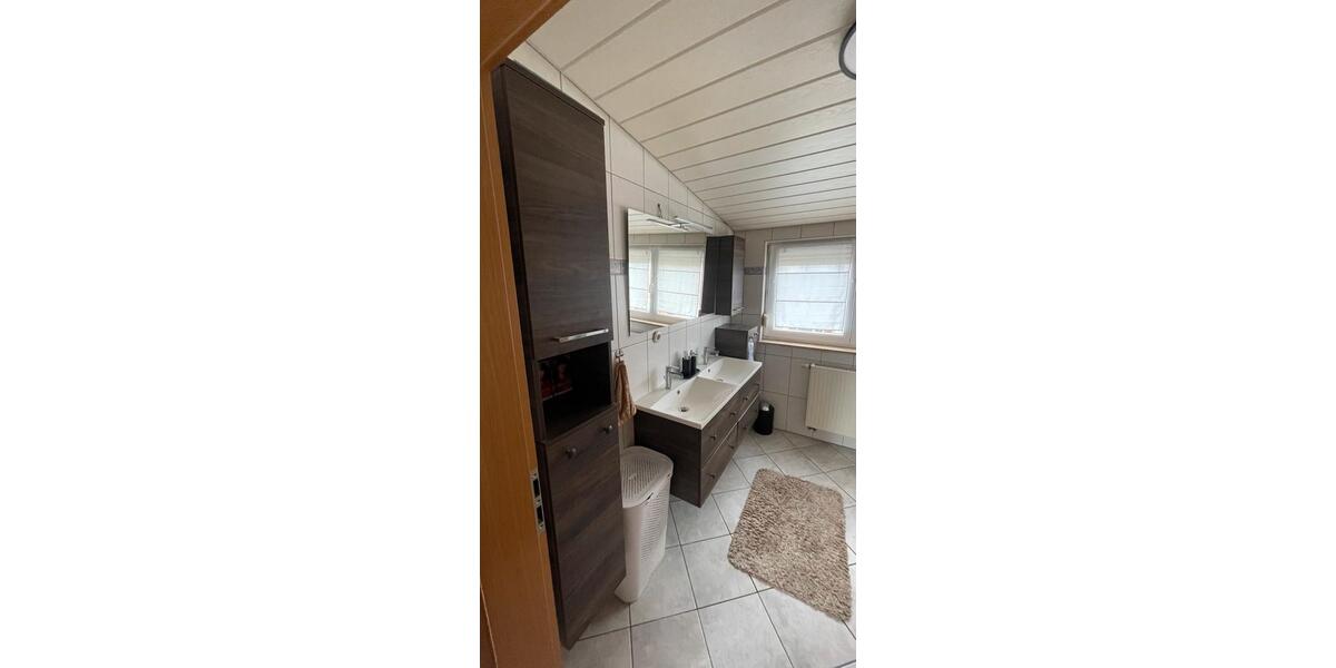 Dachgeschoßwohnung Giengen an der Brenz - 3 Zimmer, 80 m&sup2;, 950&euro; | Angebot:26286481