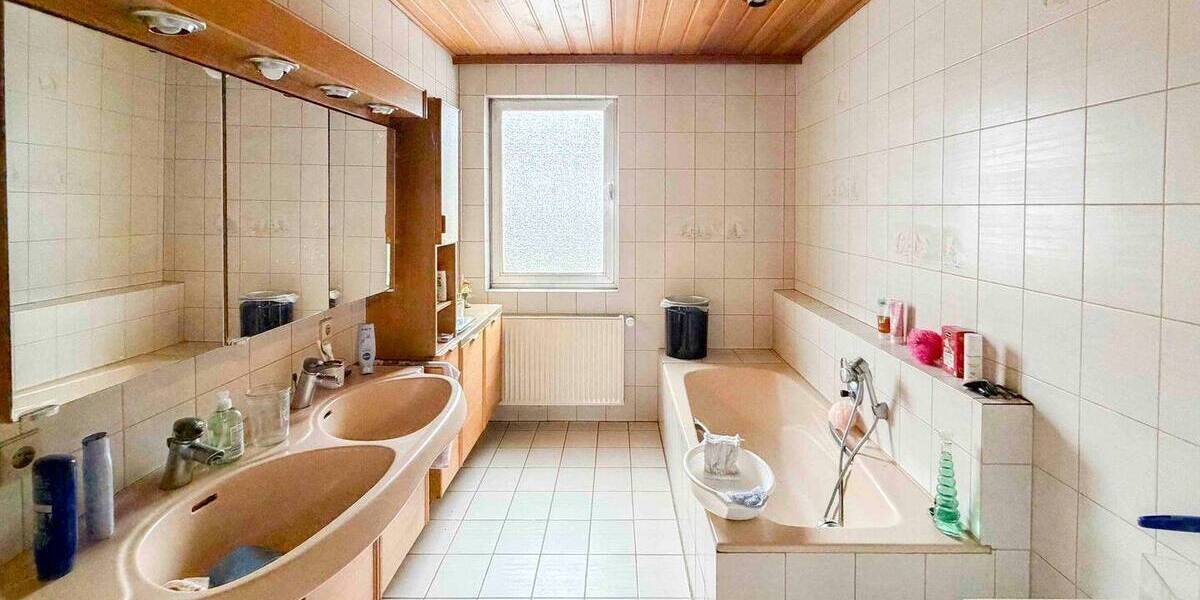 Bauernhaus, Landhaus Rödental Blumenrod - 1 Zimmer, 200 m&sup2;, 298.000&euro; | Angebot:25650634