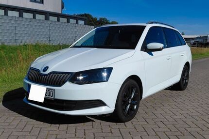 Skoda Fabia 65.000 km 8.799 &euro; Hage 26524