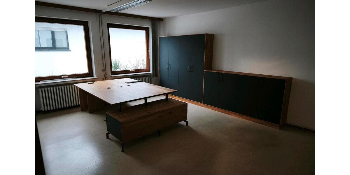 GewerbehalleLagerhalleBüro 2,20€m² zimmer