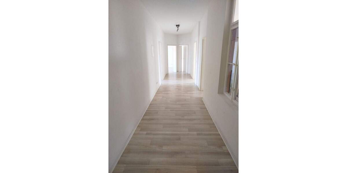 Etagenwohnung Dessau-Roßlau Innenstadt - 3 Zimmer, 104 m&sup2;, 680&euro; | Angebot:25355733