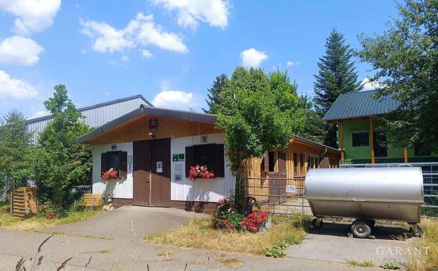 Haus zum Kaufen in Metzingen 870.000 € 292 m²