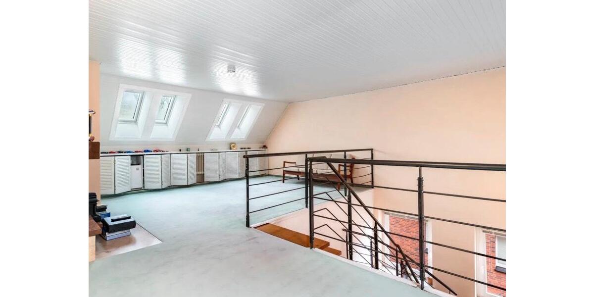 Dachgeschoßwohnung Hamburg Wandsbek - 2.5 Zimmer, 95 m&sup2;, 339.000&euro; | Angebot:25611294