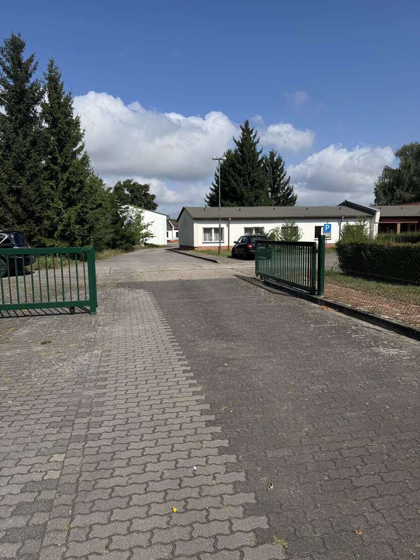 Halle in Fürstenwalde 600.000 € 2000 m² zimmer