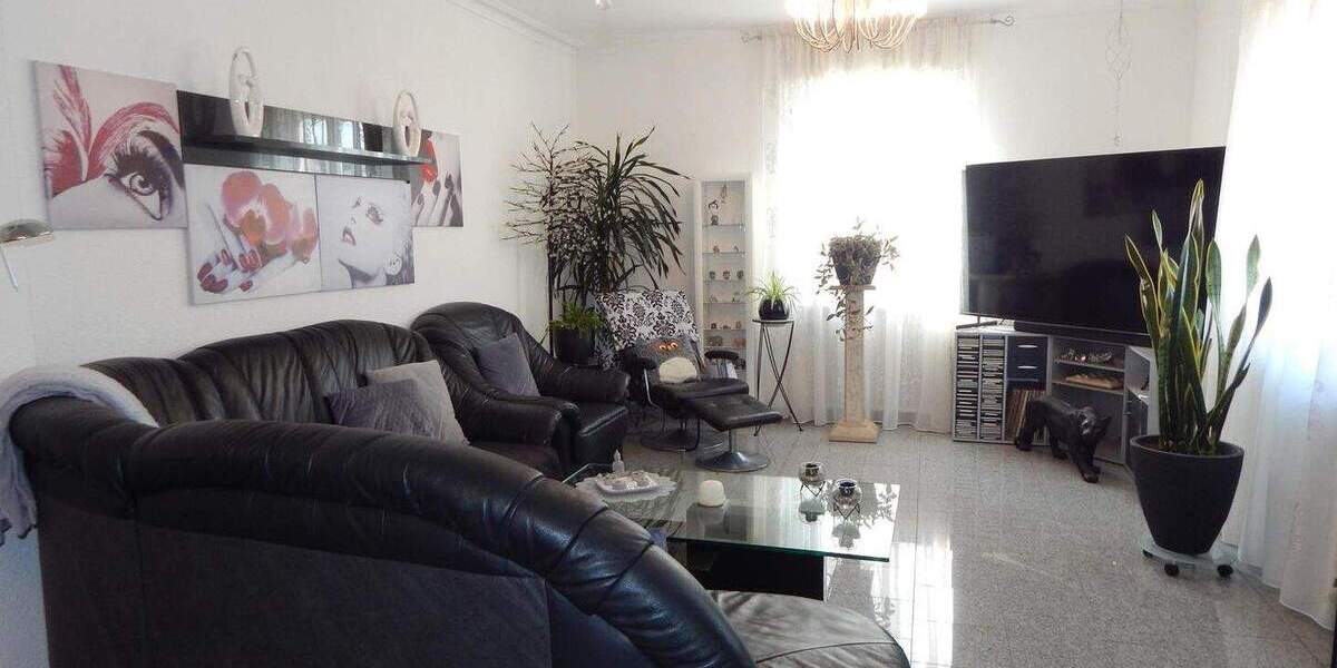 Mehrfamilienhaus, Wohnhaus Göppingen Stadtgebiet - 9 Zimmer, 133 m&sup2;, 490.000&euro; | Angebot:25851395