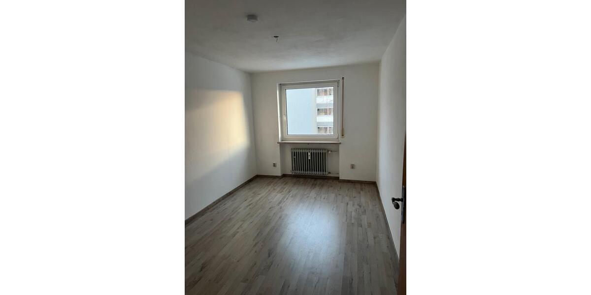 4 Zimmerwohnung 590€ befristet bis April 27 in 83308 Trostberg 4 zimmer