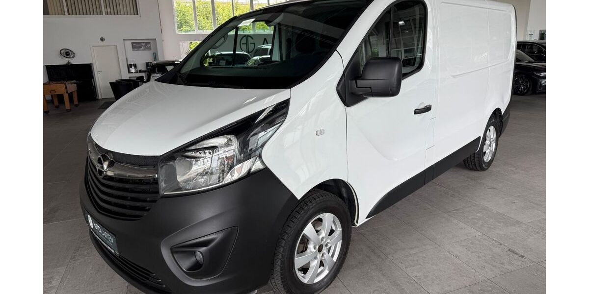 Opel Vivaro 121.000 km 12.950 &euro; Paderborn 33106