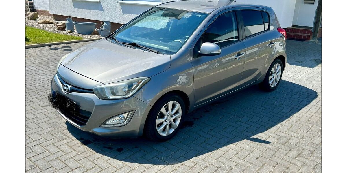 Hyundai i20 143.500 km 4.400 &euro; Lübeck 23566