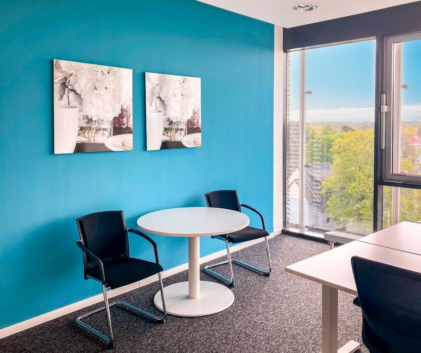 Privater Büroraum für 3 Person in HQ Podbi