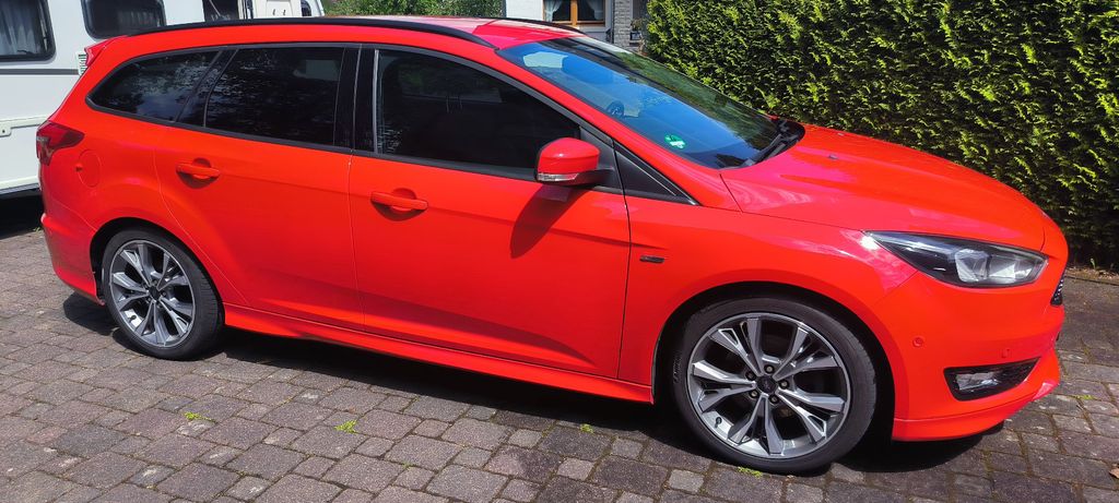 Ford Focus 99.300 km 11.900 &euro; Reichshof 51580