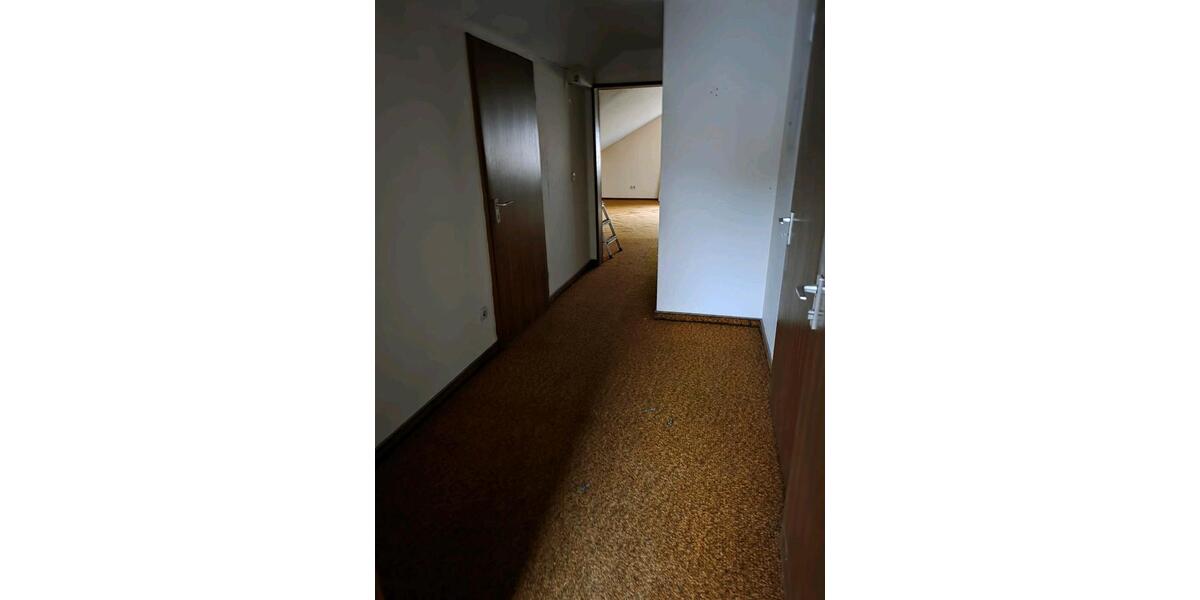 Einfamilienhaus Schondra - 7 Zimmer, 138 m&sup2;, 165.000&euro; | Angebot:27022970