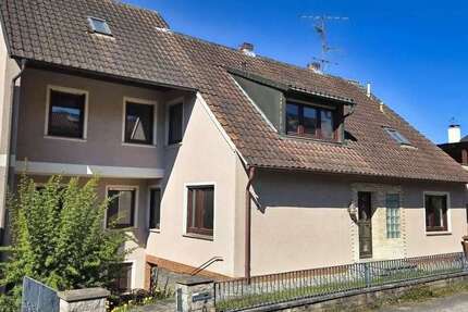 Haus Haßfurt - 8 Zimmer, 220 m&sup2;, 275.000&euro; | Angebot:26663893