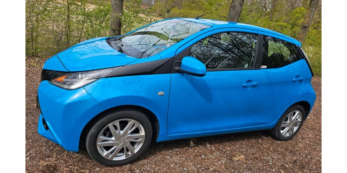 Toyota Aygo (X) 61.000 km 8.500 &euro; Hespe 31693