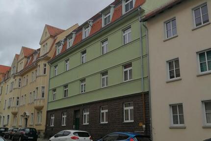 Großzügige 3-Zimmer-Wohnung mit EBK im Dachgeschoss