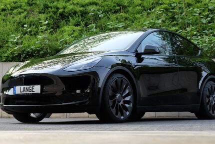 Tesla Model Y 59.632 km 42.600 &euro; Köln 50996