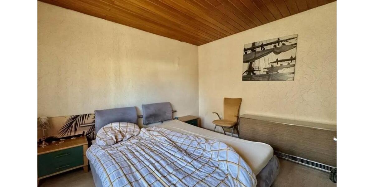 Reihenhaus Grevenbroich Neuenhausen - 8 Zimmer, 180 m&sup2;, 275.000&euro; | Angebot:26227521