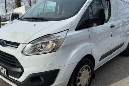 Ford Transit Custom 158.000 km 7.490 &euro; München 81375