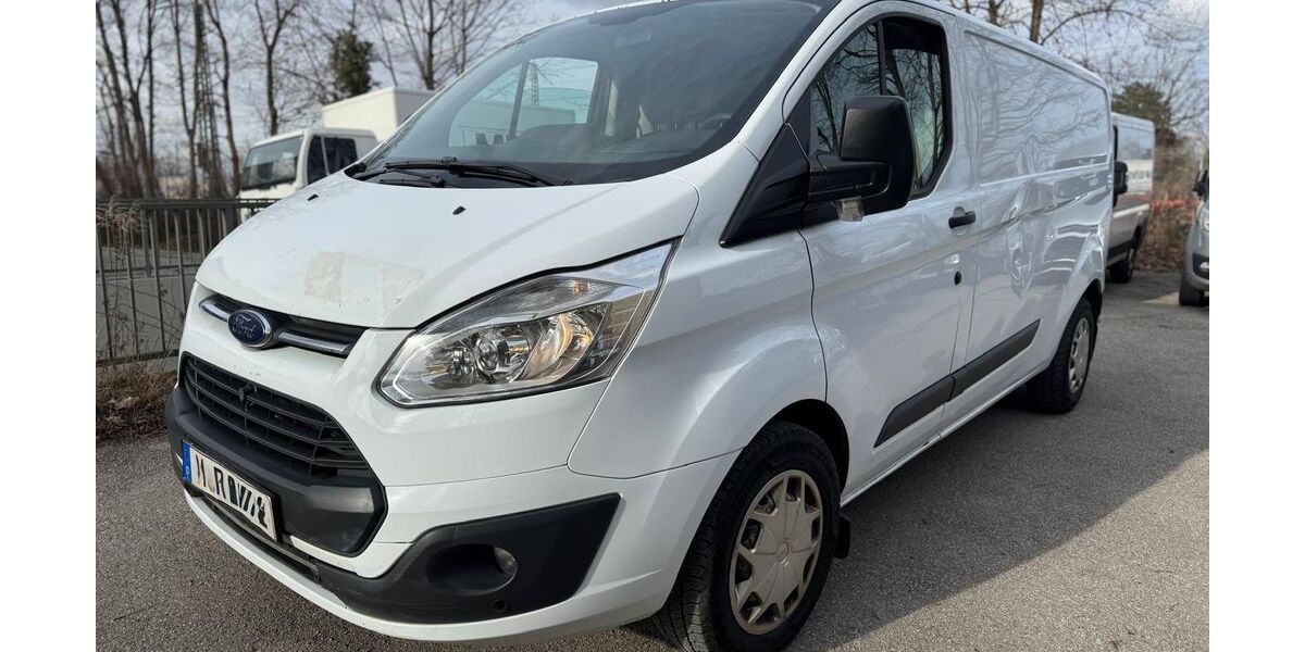 Ford Transit Custom 158.000 km 7.490 &euro; München 81375