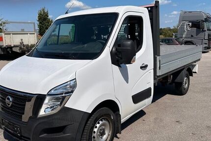 Nissan NV400