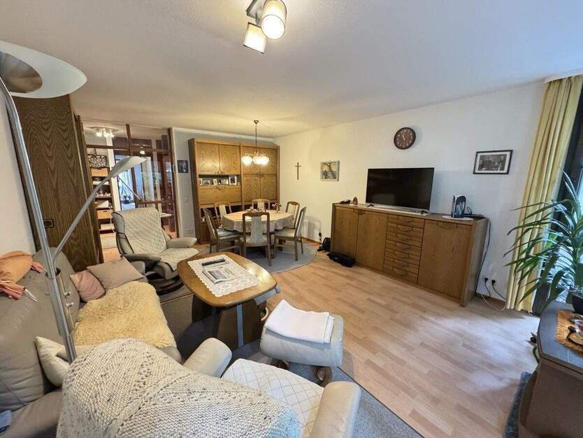 Charmante 2,5 Zimmer Wohnung mit zwei Terrassen und Tiefgaragenstellplatz 2 zimmer