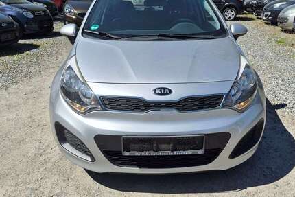 Kia Rio 121.000 km 5.930 &euro; Einhausen 64683