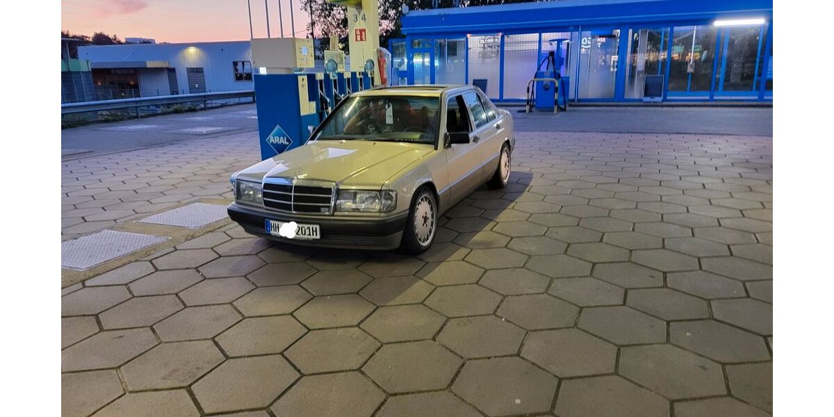 Mercedes-Benz 190 152.000 km 27.250 &euro; Hamburg 22547
