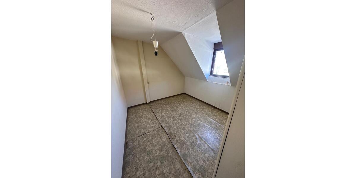 Etagenwohnung Bad Langensalza - 7 Zimmer, 95 m&sup2;, 78.000&euro; | Angebot:26183403