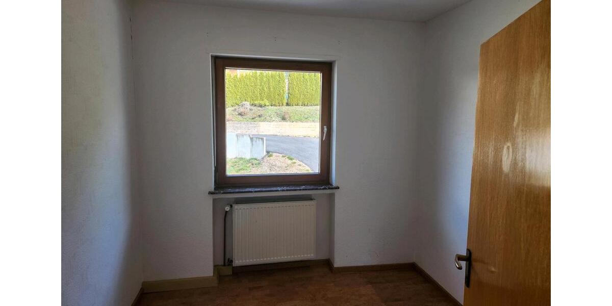 Einfamilienhaus Eiterfeld - 7 Zimmer, 140 m&sup2;, 215.000&euro; | Angebot:25870044