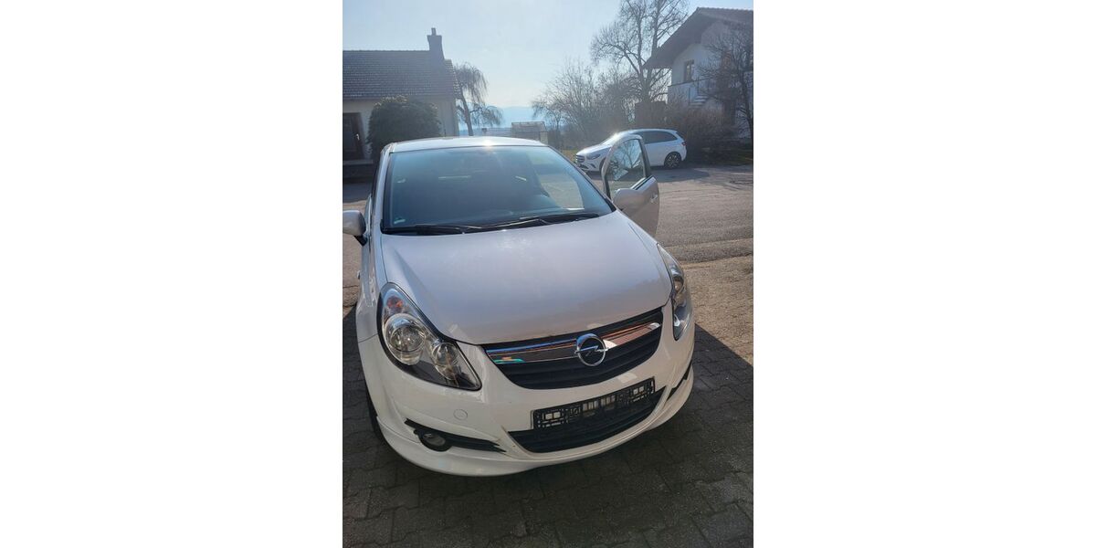 Opel Corsa 147.000 km 2.500 &euro; rosenheim 83024