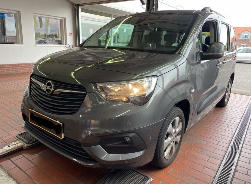 Opel Combo Life 162.000 km 9.900 € Frankfurt 60326