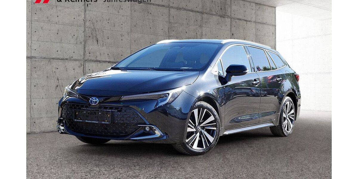 Toyota Corolla 3.948 km 31.880 &euro; Itzehoe 25524
