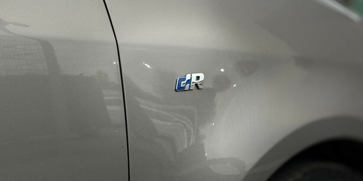 VW Touran R-Line / Leder / 7Sitze / 1.Hd / Navi 125.000 km 11.900 &euro; Mönchengladbach 41066