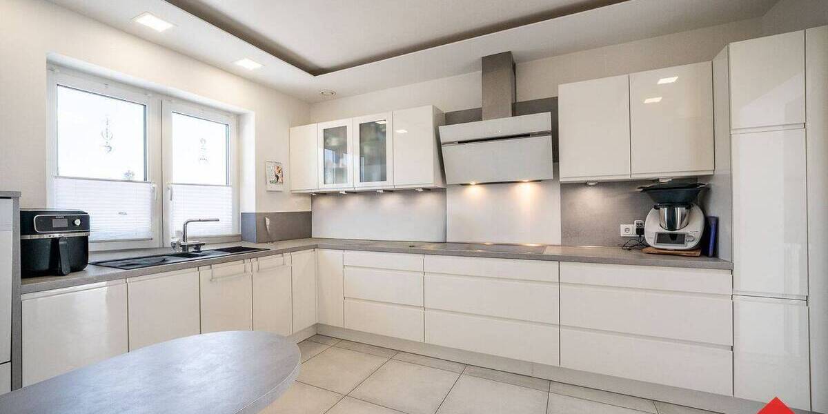 Freistehendes Einfamilienhaus mit Doppelgarage in ruhiger Randlage von Meinerzhagen - Einfamilienhaus Meinerzhagen Valbert | Angebot:26295133
