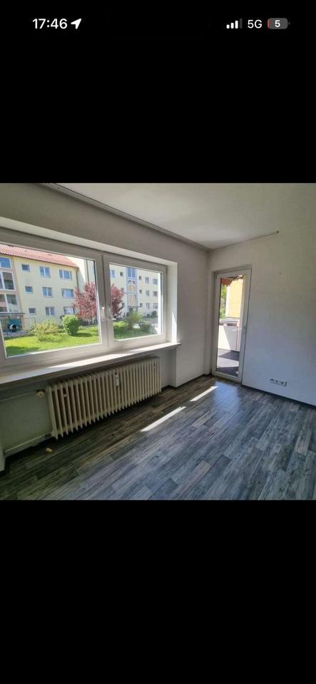 Modernisierte 3-Zimmer-Wohnung mit Balkon und EBK in Kempten zimmer