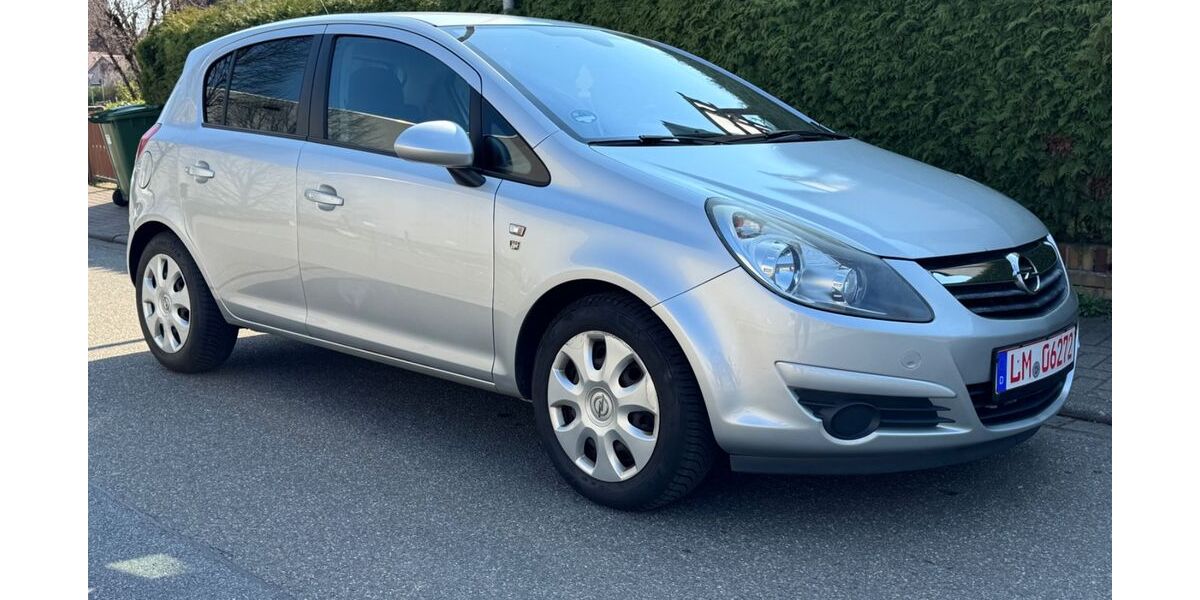 Opel Corsa 179.000 km 2.999 &euro; Limburg 65552