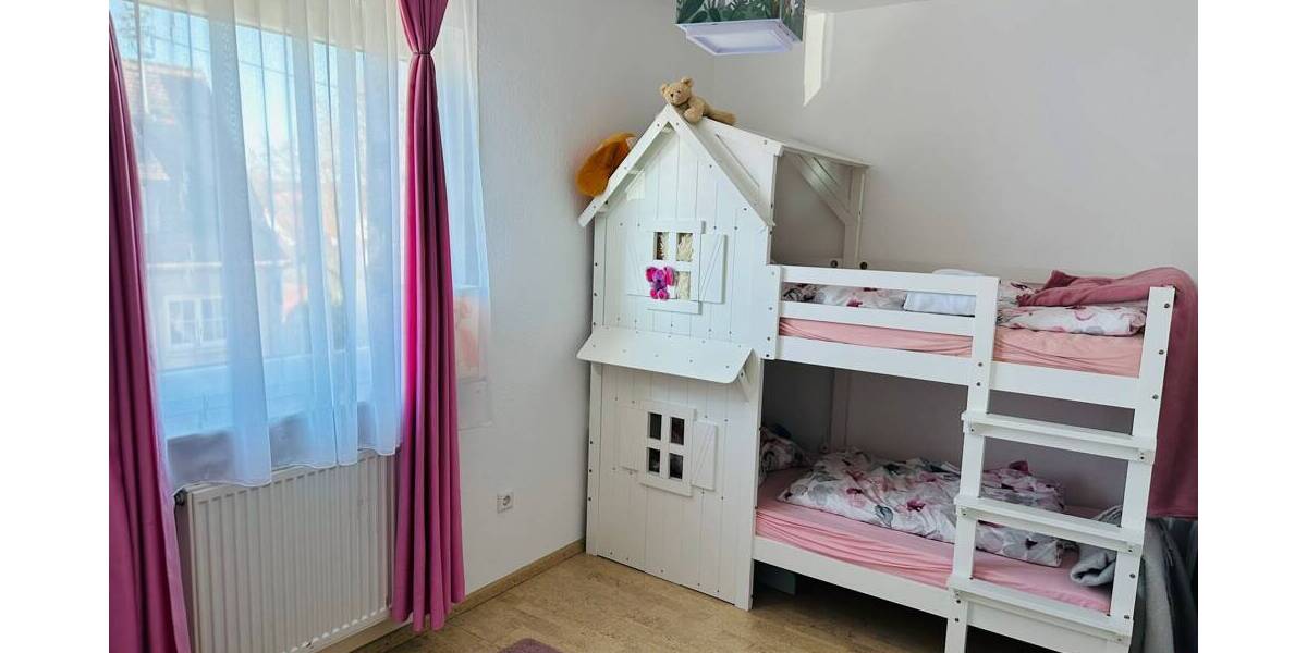 Mehrfamilienhaus, Wohnhaus Sersheim - 6 Zimmer, 160 m&sup2;, 1.850&euro; | Angebot:26260055