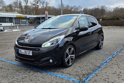 Peugeot 208 94.000 km 8.499 &euro; Balingen 72336