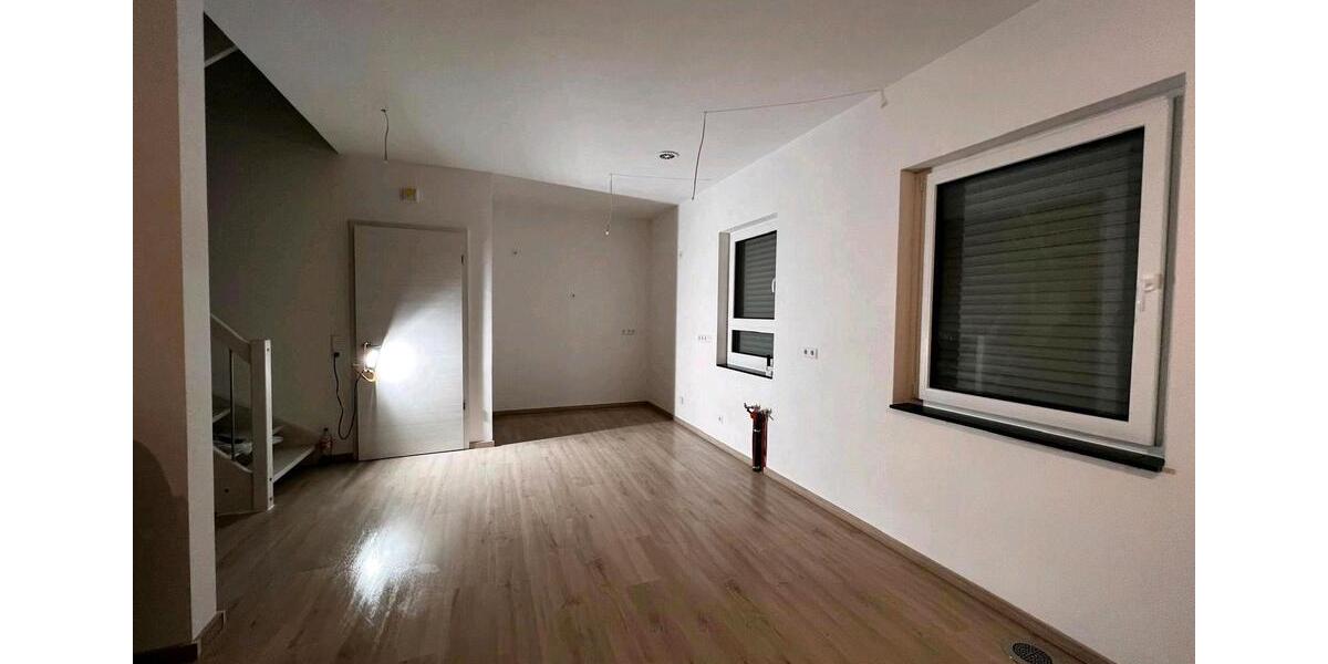 Doppelhaushälfte Bad Laasphe - 4 Zimmer, 109 m&sup2;, 399.000&euro; | Angebot:26042637