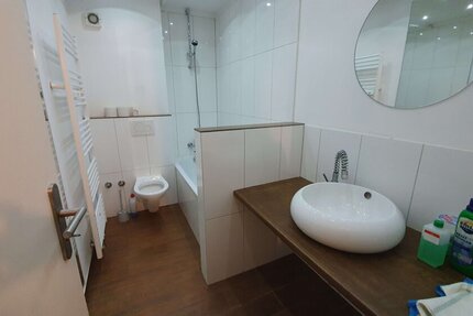 Schönes modernes Wohnen im Dachgeschoss in zentrumsnaher Lage