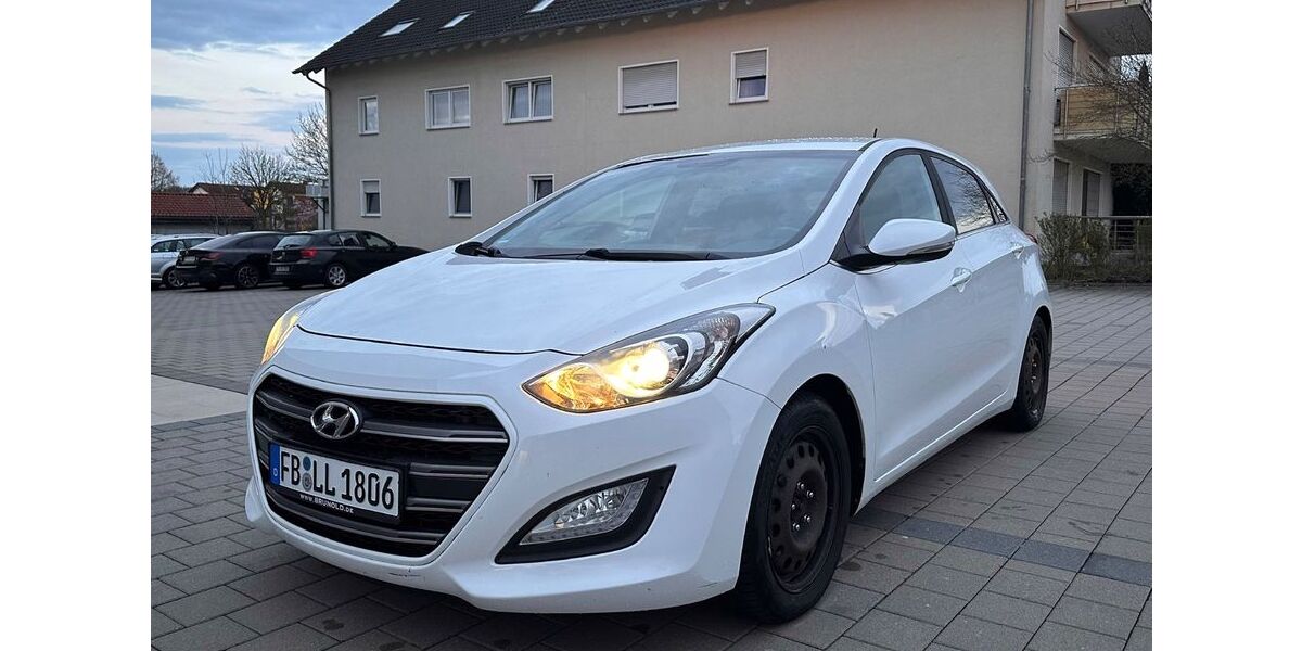 Hyundai i30 200.000 km 6.990 &euro; Altenstadt 63674