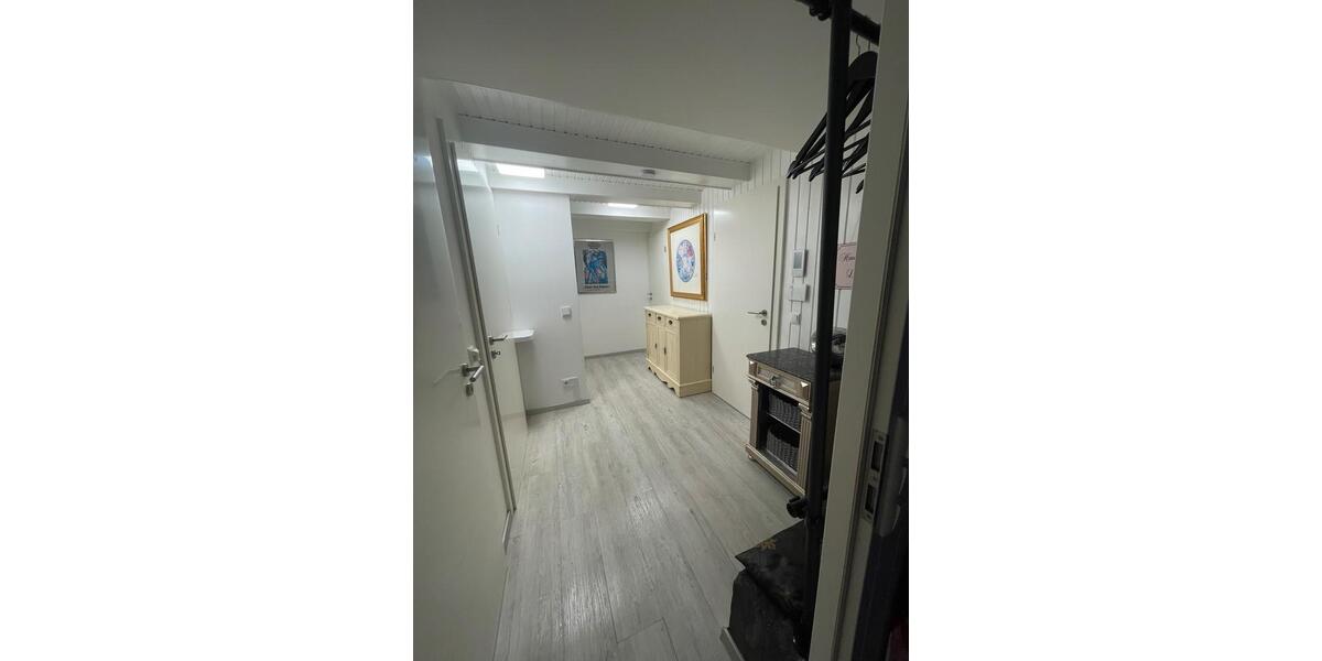 Etagenwohnung Rellingen - 3 Zimmer, 83 m&sup2;, 1.900&euro; | Angebot:25299743